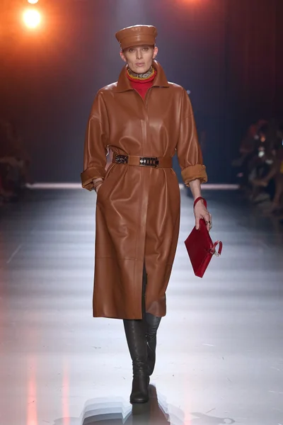 Look 30